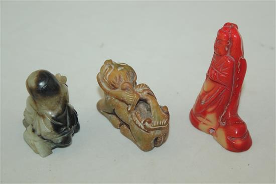 Two Chinese jade figures, a bowenite figure and a coral figure, 4.4cm